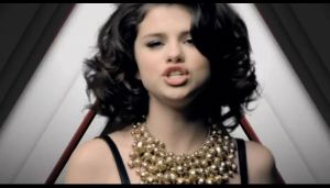 Selena-Gomez-Naturally-Screencaps-selena-gomez-19405895-1008-576